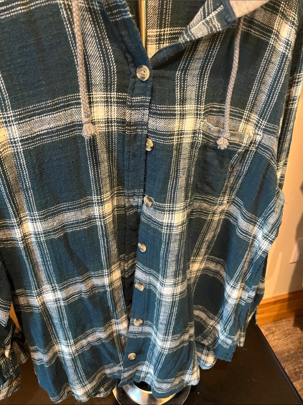 SO Turquoise Plaid Button-Down Hooded Shirt - Picture 4 of 10
